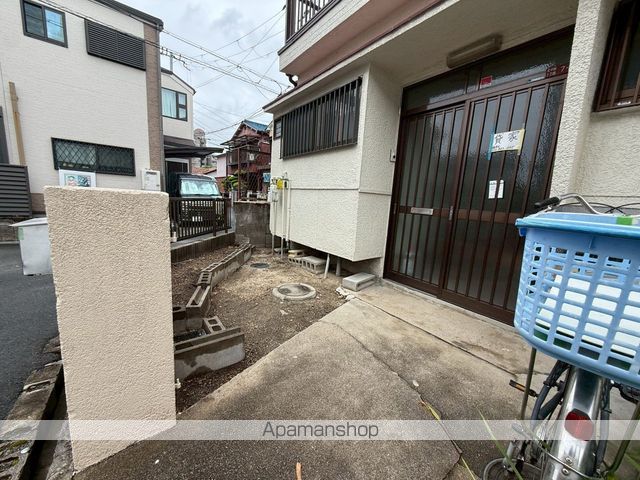 北中振1丁目貸家の玄関写真