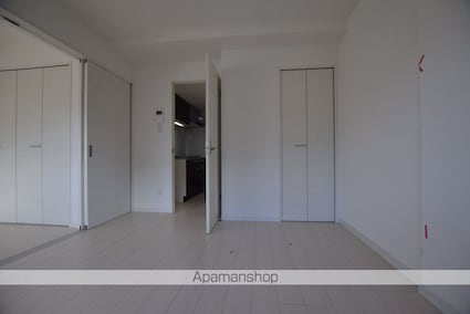 グランツァイト八幡[2K/31.91m2]のリビング・居間