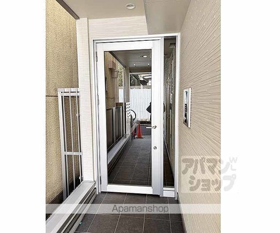 山科HATCH京都薬大前の玄関写真