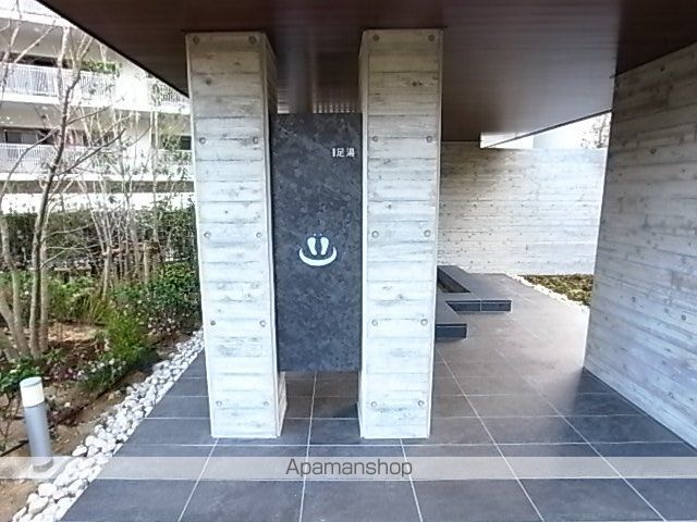 プラウドシティ塚口マークフォレストの玄関写真