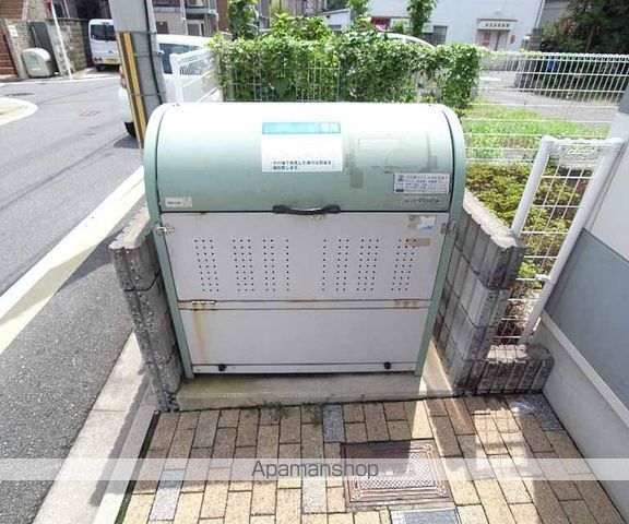 レオパレス万里小路の外観写真