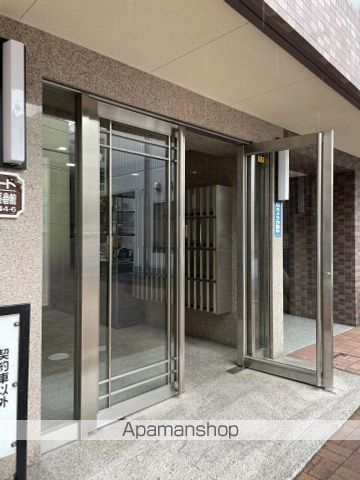 スカイコート本郷東大前壱番館の玄関写真