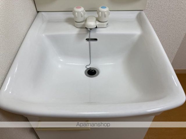 新潟市西区 2階建 築23年の内装写真