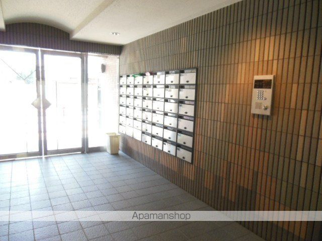 日神パレステージ三鷹の玄関写真