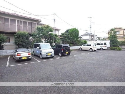 メゾンアルテミスＡ棟[1DK/26m2]の駐車場