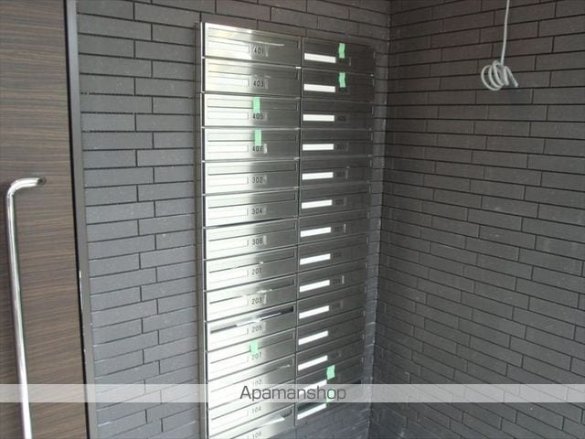 LUANA福住の玄関写真