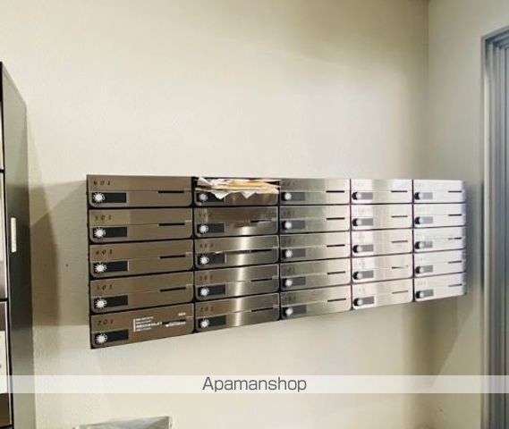 アルヴィータ新屋敷の玄関写真