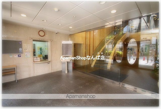 フロンティアタワー難波EASTグランソレイユ日本橋の玄関写真