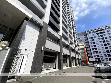 ドゥーエ仙台イースト[3LDK/68.63m2]の駐車場