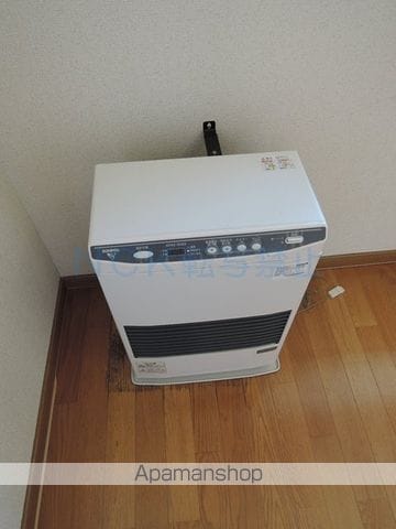 リア・クリスタルの内装写真
