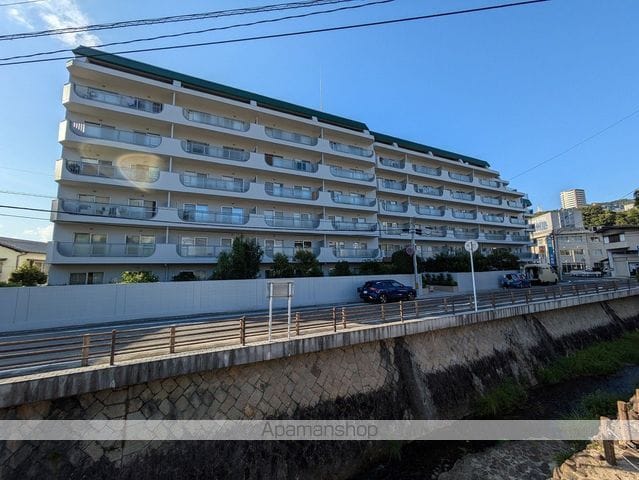 日商岩井牛田マンションの外観写真