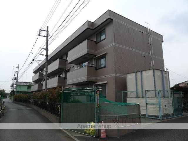 ロイヤルヒルズの玄関写真