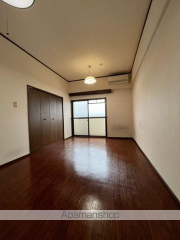 第8年見マンションの内装写真