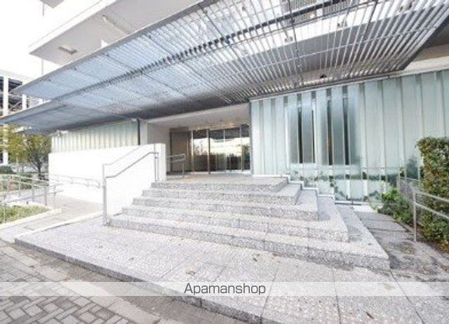 東雲キャナルコートCODAN17号棟の玄関写真