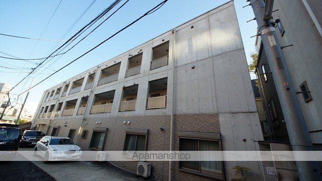 メゾンジャルダン本館の外観写真