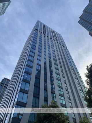 東京都新宿区西新宿６丁目[1LDK/58.4m2]の外観2
