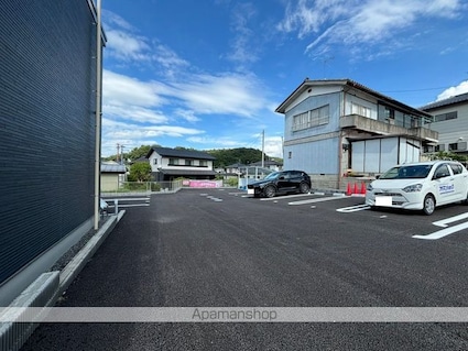 ベルディウム[1LDK/42.97m2]の駐車場