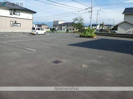 エムセリア　Ｂ棟[2DK/47.9m2]の駐車場