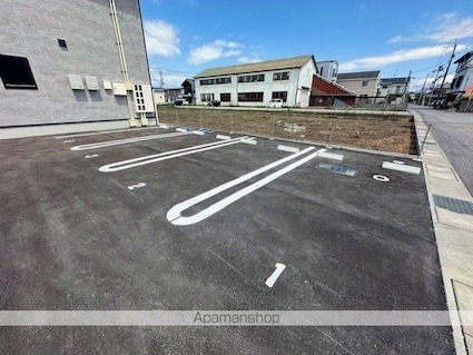 滋賀県彦根市後三条町[2LDK/51.8m2]の駐車場
