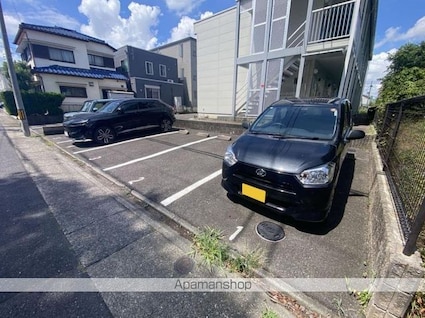 レオパレスサンガーデン[1K/23.18m2]の駐車場1