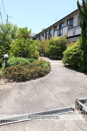 サンビレッジローズＡ・Ｂ・Ｃ[3DK/52.66m2]のエントランス