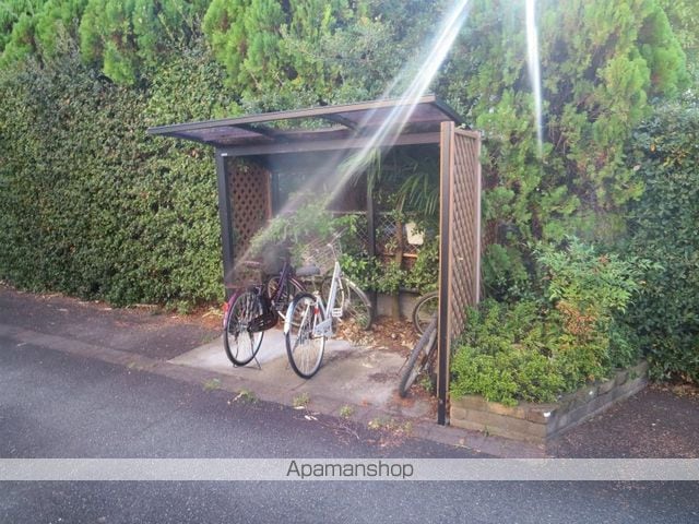ウィンザーコートA棟の外観写真