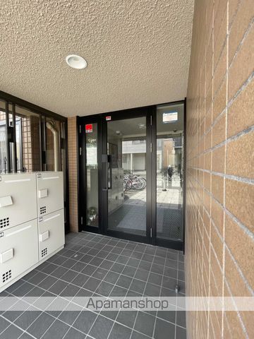 セレーナ南郷の玄関写真