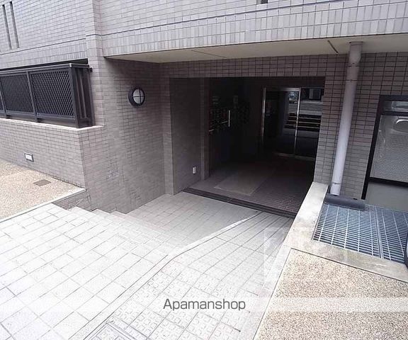 アビタ御所南の玄関写真