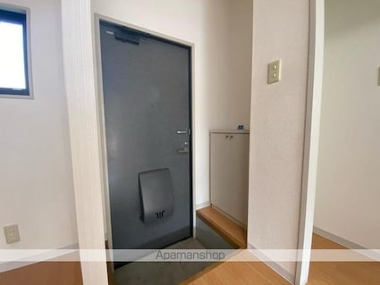 ロイヤルガーデン紙町[2DK/35.3m2]の玄関