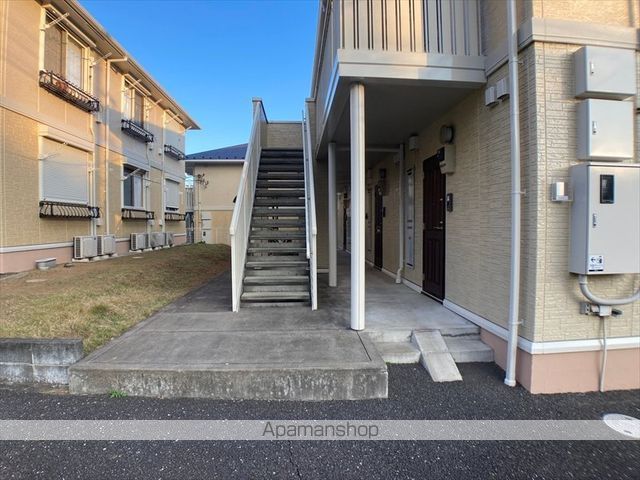 クレール四季彩の丘 弐番館の玄関写真