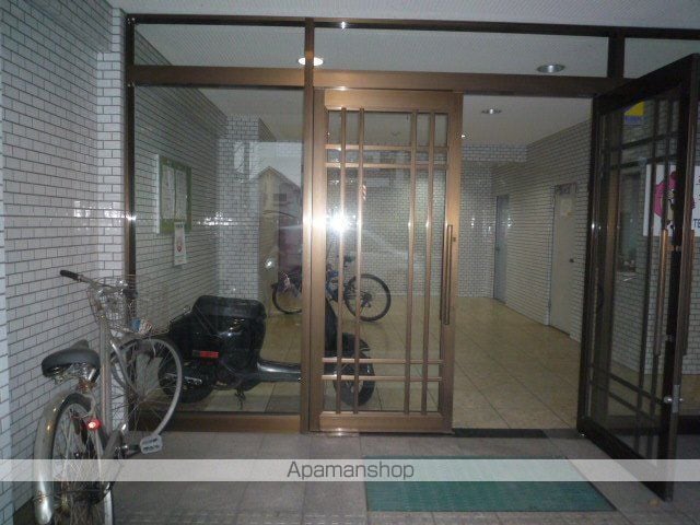 ホワイトパレス岬町の玄関写真