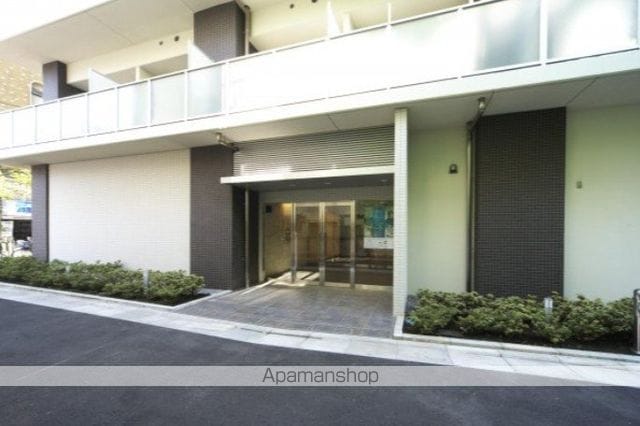 レジディア大森東の玄関写真