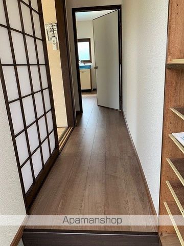 徳島線 小島駅 徒歩40分 2階建 築38年の内装写真