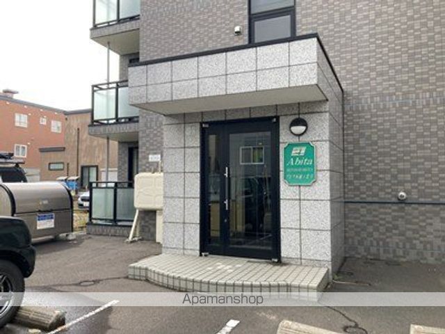 アビタ本通4北IIの玄関写真