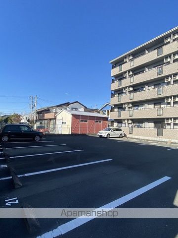 ララ・オンディーヌのその他写真