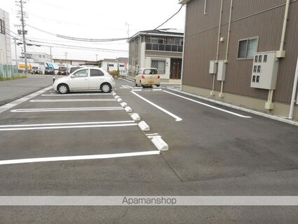 エイチ・ツー　Ｂ[2LDK/58.99m2]の駐車場1