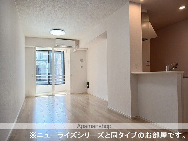 メゾンプルミエールVIIの内装写真