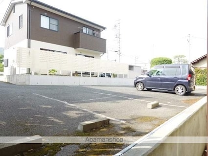 フレグランス杏[1K/24.24m2]の駐車場2
