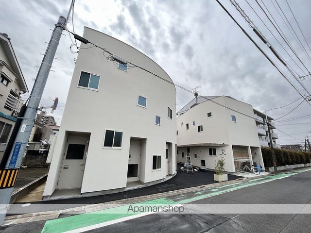 くぼみアパートメントの外観写真