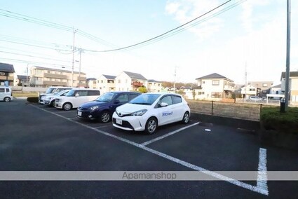 フォレスト[2LDK/54.81m2]の駐車場2
