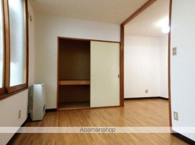 シャネルビルの内装写真