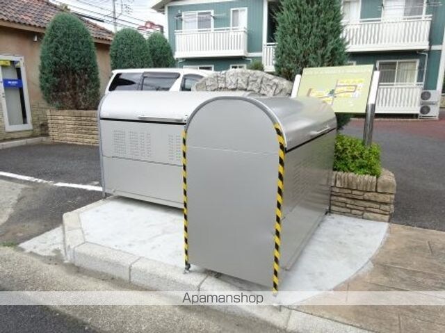 ＲＯＹＡＬ　ＧＡＲＤＥＮ　ＣＡＳＡＨＡＲＡ[3LDK/79.07m2]の共用部2