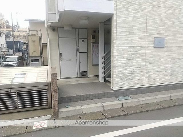 レオパレス彩の玄関写真