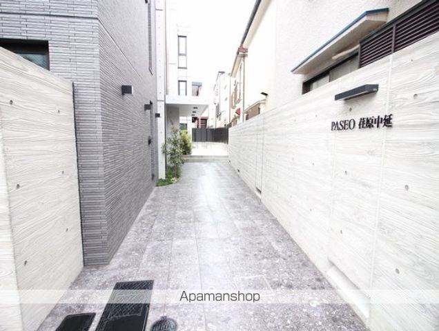 PASEO荏原中延の玄関写真