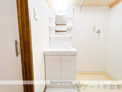 インペリアル土居田南[3LDK/67.5m2]の洗面所
