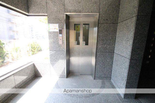 シャトレ千里の玄関写真