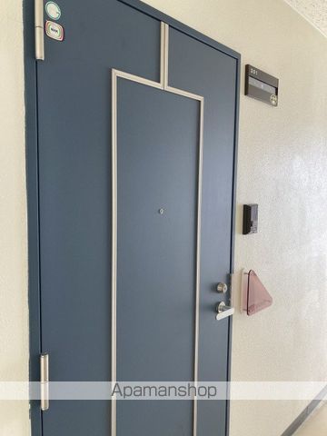 エスポワール新潟の玄関写真
