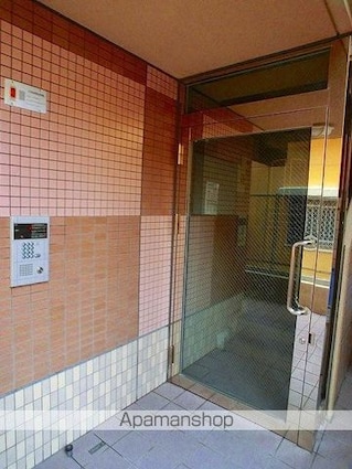 レグラス９８[1K/24.39m2]のエントランス