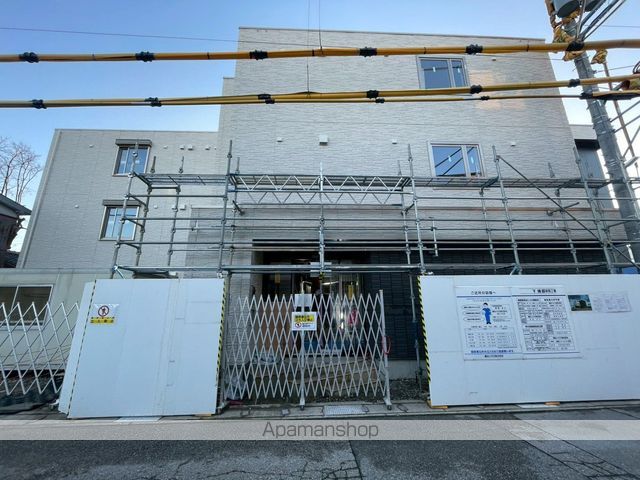SHAMAISON神通町の玄関写真
