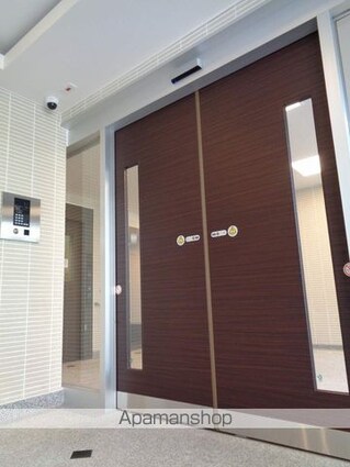 ＬＩＢＲ　ＧＲＡＮＴ　世田谷弦巻[1K/25.65m2]のエントランス